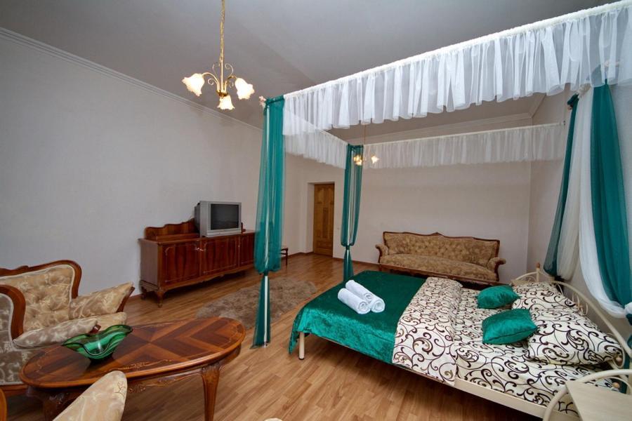 Apartments On Besarabka Kyiv Exterior photo