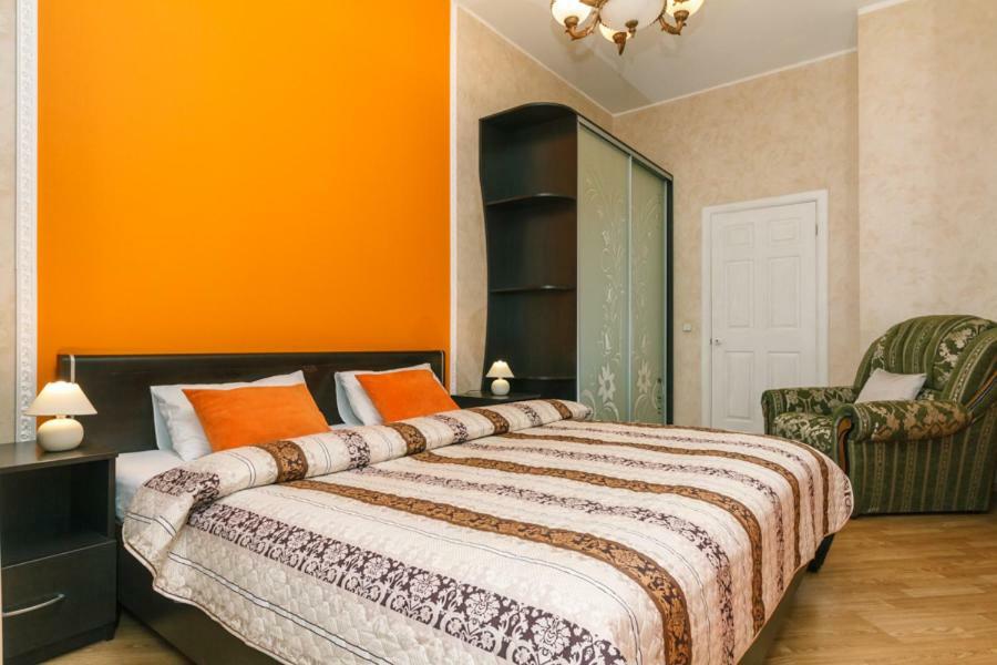 Apartments On Besarabka Kyiv Exterior photo